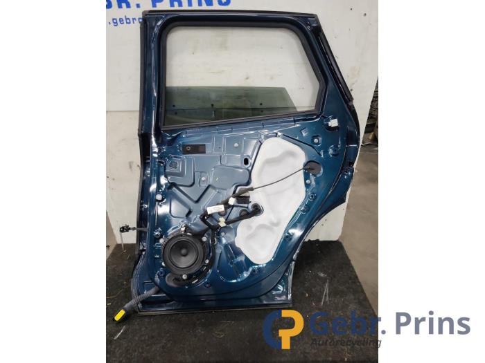 Bakdörr, 4-dörrars, höger från en Renault Captur (2R) 1.2 TCE 16V EDC 2018