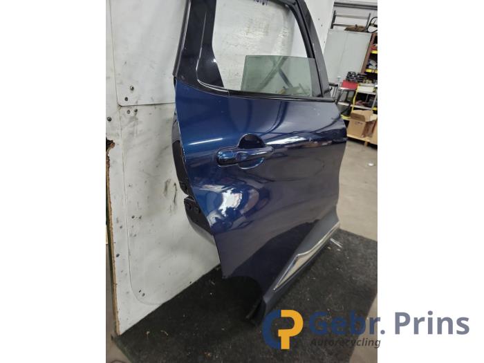 Bakdörr, 4-dörrars, höger från en Renault Captur (2R) 1.2 TCE 16V EDC 2018