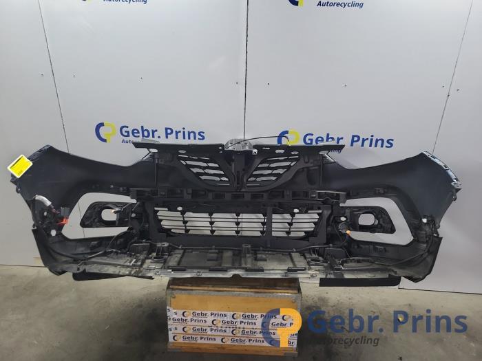 Främre stötfångare från en Renault Captur (2R) 1.2 TCE 16V EDC 2018