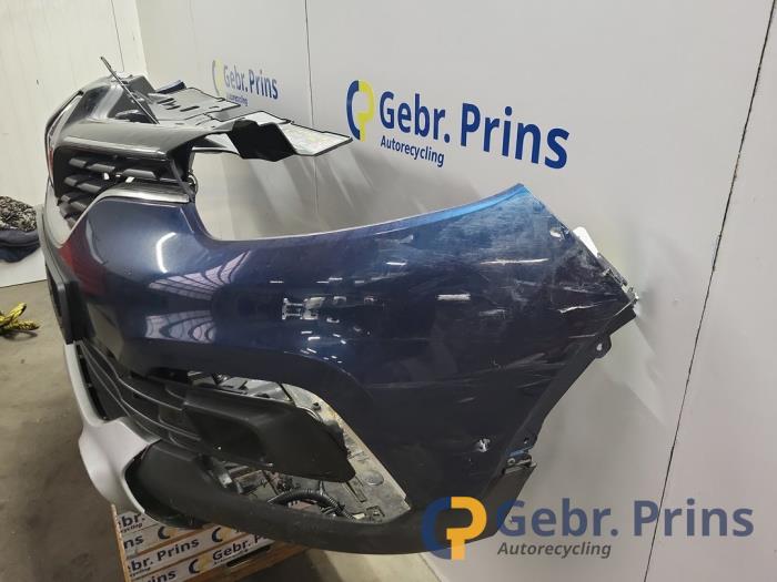 Främre stötfångare från en Renault Captur (2R) 1.2 TCE 16V EDC 2018