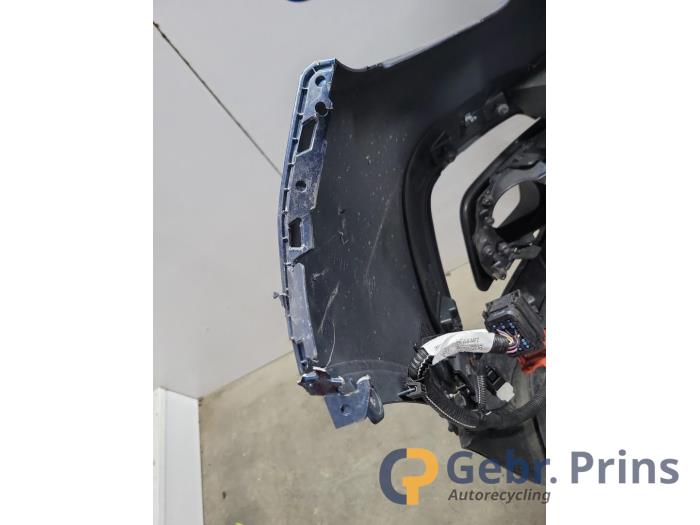 Främre stötfångare från en Renault Captur (2R) 1.2 TCE 16V EDC 2018