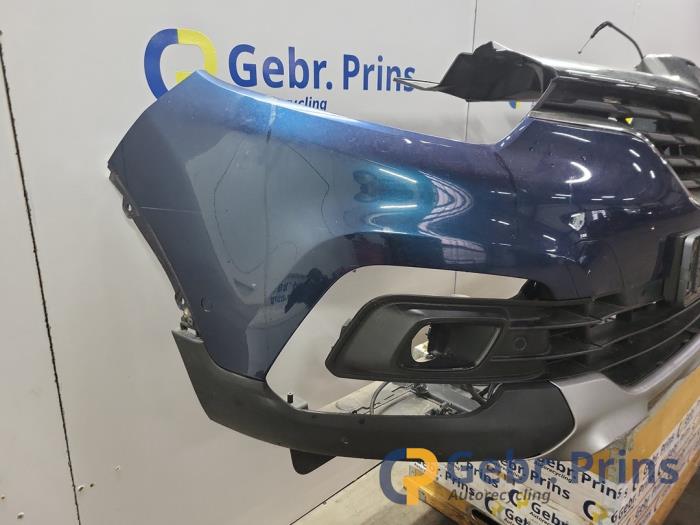 Främre stötfångare från en Renault Captur (2R) 1.2 TCE 16V EDC 2018