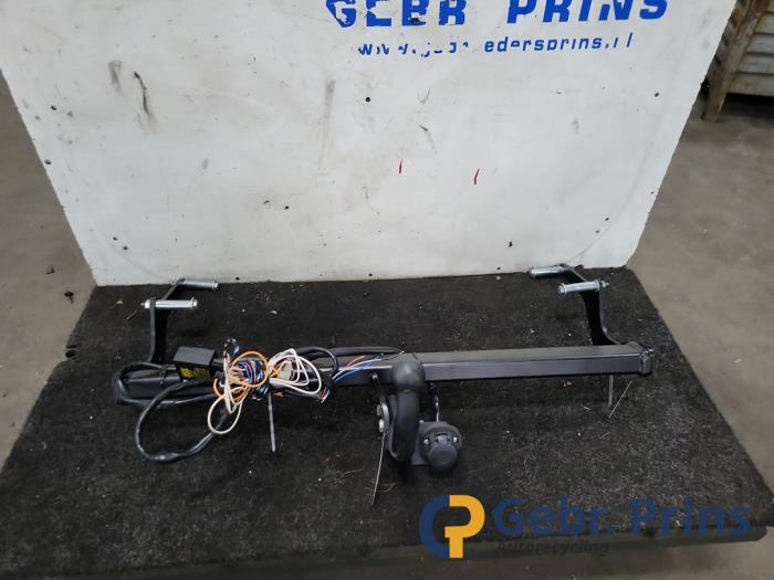 Dragkrok från en Renault Captur (2R) 1.2 TCE 16V EDC 2018