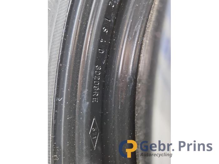 Utrymmesbesparande reservhjul från en Renault Captur (2R) 1.2 TCE 16V EDC 2018