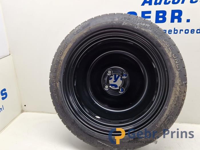 Utrymmesbesparande reservhjul från en Renault Captur (2R) 1.2 TCE 16V EDC 2018