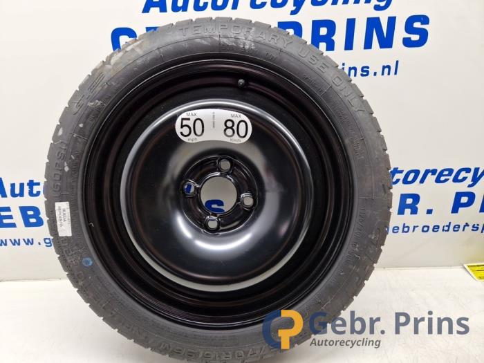 Utrymmesbesparande reservhjul från en Renault Captur (2R) 1.2 TCE 16V EDC 2018