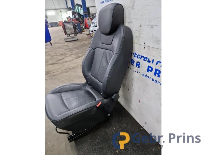 Säte, höger från en Renault Captur (2R) 1.2 TCE 16V EDC 2018