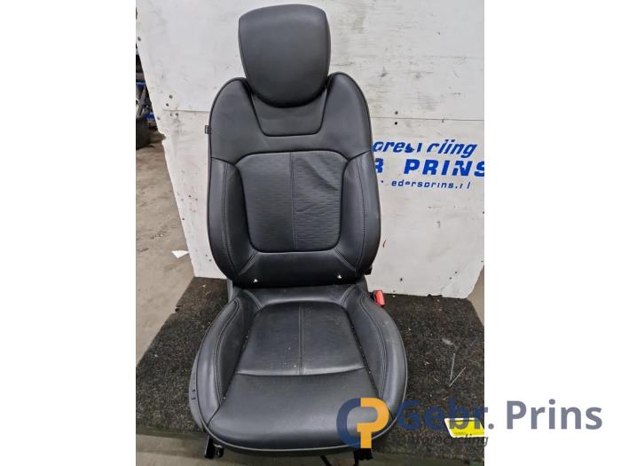 Säte, höger från en Renault Captur (2R) 1.2 TCE 16V EDC 2018