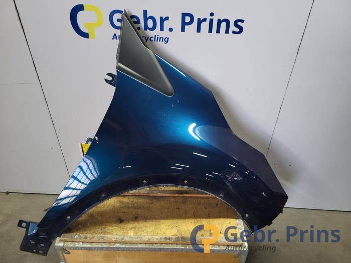 Framskärm, höger från en Renault Captur (2R) 1.2 TCE 16V EDC 2018