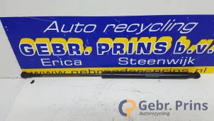 Begagnade Gasfjäder, höger bak Fiat Punto Evo (199) 1.3 JTD Multijet 85 16V Euro 5 Pris € 10,00 Marginaltabell erbjuds av Autorec. Gebr. Prins b.v.