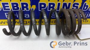 Gebruikte Schroefveer achter Kia Pro cee'd (EDB3) 1.6 CVVT 16V Prijs € 20,00 Margeregeling aangeboden door Autorec. Gebr. Prins b.v.