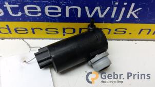 Gebruikte Ruitensproeierpomp voor Toyota Aygo (B40) 1.0 12V VVT-i Prijs € 10,00 Margeregeling aangeboden door Autorec. Gebr. Prins b.v.