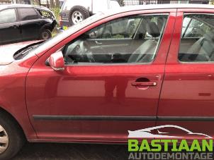 Używane Drzwi lewe przednie wersja 4-drzwiowa Skoda Octavia (1Z3) 2.0 FSI 16V Cena € 126,00 Procedura marży oferowane przez Bastiaan Autodemontage