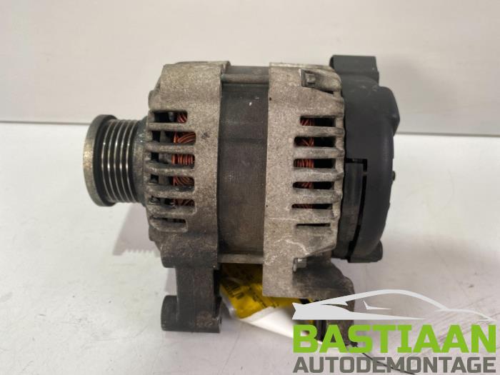 Dynamo från en Opel Astra J (PC6/PD6/PE6/PF6) 1.4 Turbo 16V 2010