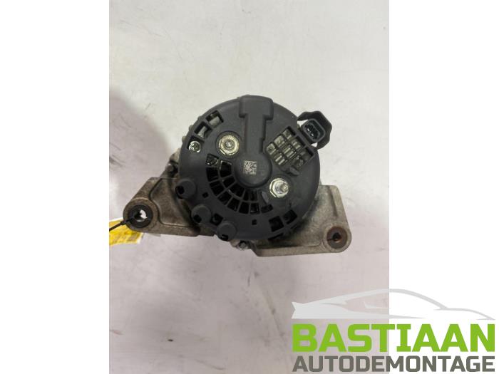 Dynamo från en Opel Astra J (PC6/PD6/PE6/PF6) 1.4 Turbo 16V 2010