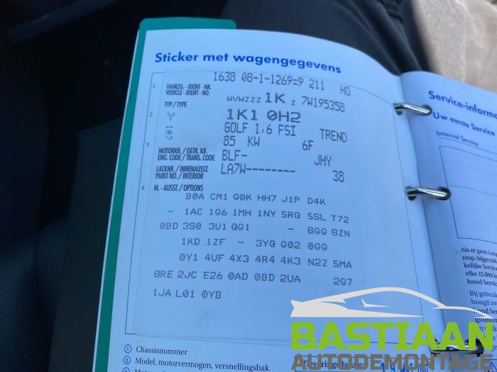 Baklucka från en Volkswagen Golf V (1K1) 1.6 FSI 16V 2007