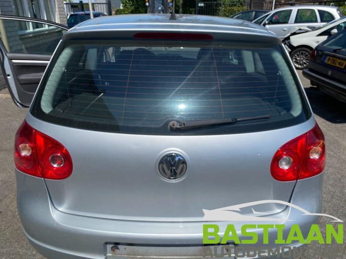 Baklucka från en Volkswagen Golf V (1K1) 1.6 FSI 16V 2007