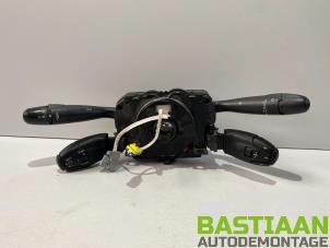 Używane Przelacznik Combi kolumny kierownicy Peugeot Expert (G9) 2.0 HDi 140 16V Cena € 92,00 Procedura marży oferowane przez Bastiaan Autodemontage