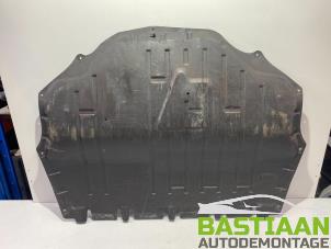 Gebruikte Beschermplaat bodem Volkswagen Polo V (6R) 1.2 12V Prijs € 19,99 Margeregeling aangeboden door Bastiaan Autodemontage