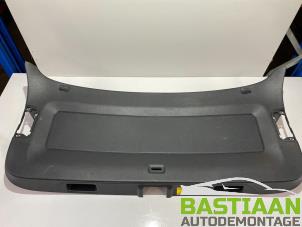 Begagnade List, baklucka Volkswagen Tiguan (5N1/2) 2.0 TSI 16V 4Motion Pris € 23,00 Marginaltabell erbjuds av Bastiaan Autodemontage