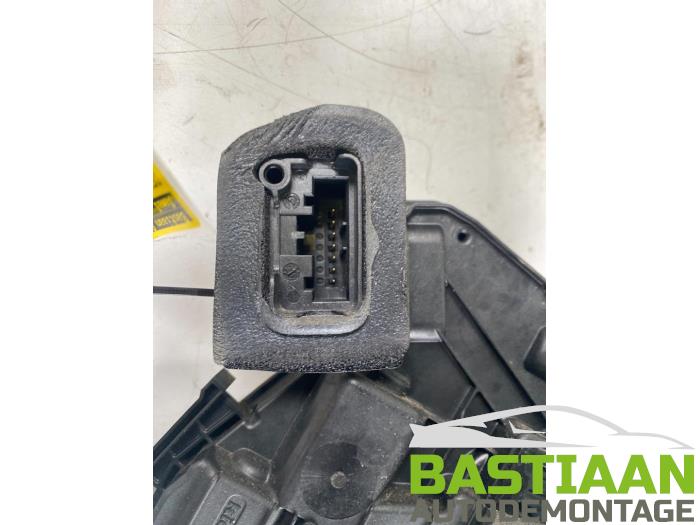 Dörrlåsmekanism, 2-dörrars, höger från en Volkswagen Golf VI (5K1) 1.4 16V 2011