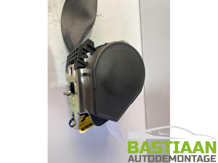 Bakre säkerhetsbälte, höger från en Volkswagen Golf VI (5K1) 1.4 16V 2011