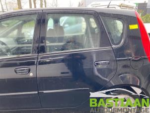 Używane Drzwi lewe tylne wersja 4-drzwiowa Mitsubishi Colt (Z2/Z3) 1.5 DI-D 12V HP Cena € 104,00 Procedura marży oferowane przez Bastiaan Autodemontage