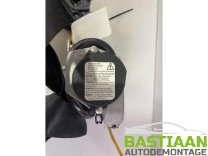 Begagnade Främre säkerhetsbälte, vänster Volkswagen Golf V (1K1) 1.6 FSI 16V Pris € 37,00 Marginaltabell erbjuds av Bastiaan Autodemontage