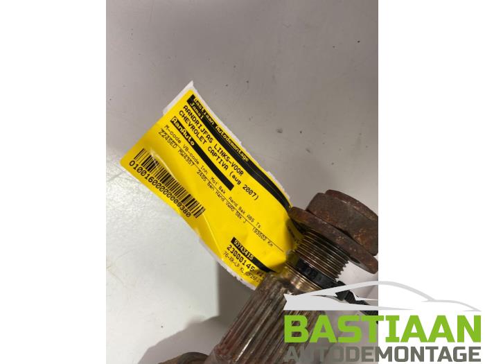 Drivaxel, vänster fram från en Chevrolet Captiva (C100) 2.4 16V 4x2 2007