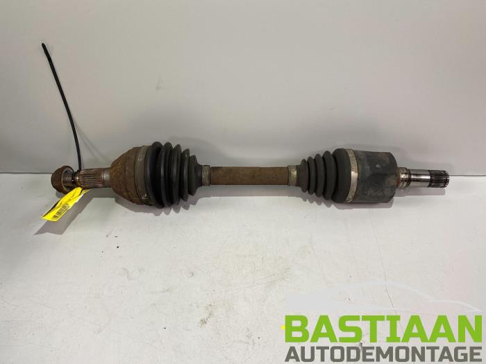 Drivaxel, vänster fram från en Chevrolet Captiva (C100) 2.4 16V 4x2 2007