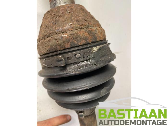 Drivaxel, vänster fram från en Chevrolet Captiva (C100) 2.4 16V 4x2 2007