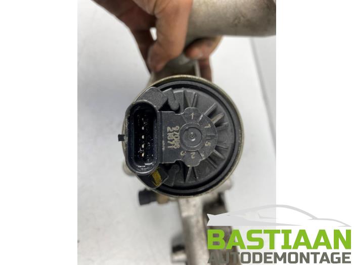 EGR-ventil från en Chevrolet Captiva (C100) 2.4 16V 4x2 2007