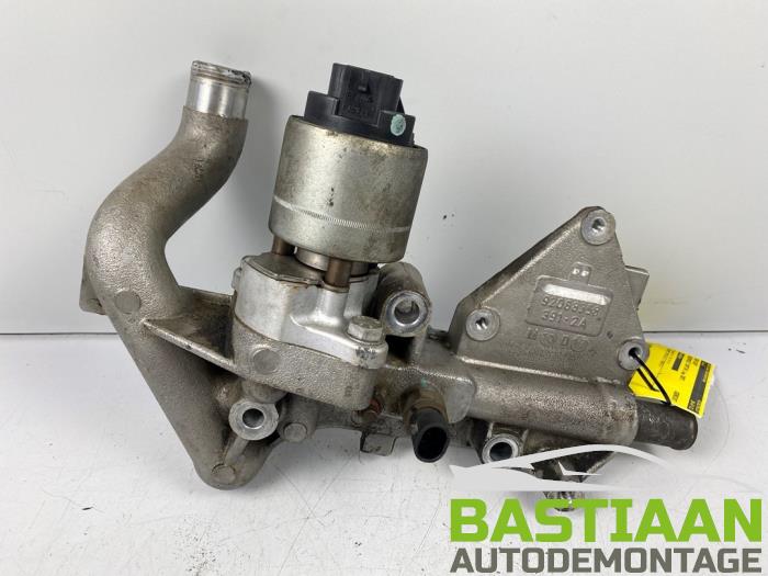 EGR-ventil från en Chevrolet Captiva (C100) 2.4 16V 4x2 2007