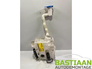 Begagnade Spolartank, vindruta Volkswagen Golf VI (5K1) 1.4 16V Pris € 24,99 Marginaltabell erbjuds av Bastiaan Autodemontage