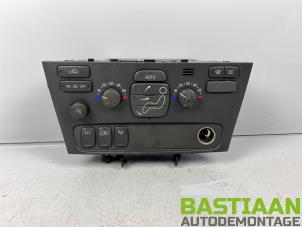 Gebruikte Kachel Bedieningspaneel Volvo V70 (SW) 2.4 20V 170 Prijs € 34,99 Margeregeling aangeboden door Bastiaan Autodemontage