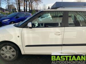 Gebruikte Portier 4Deurs links-voor Skoda Fabia II Combi 1.2 TSI Prijs € 124,99 Margeregeling aangeboden door Bastiaan Autodemontage