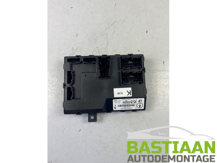 Dator , karosskontroll (BCM) från en Mazda 2 (DE) 1.3 16V S-VT 2010