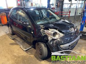 Begagnade Bakre drivaxel Peugeot 107 1.0 12V Pris € 99,99 Marginaltabell erbjuds av Bastiaan Autodemontage