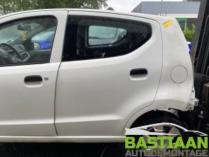 Begagnade Bakdörr, 4-dörrars, vänster Suzuki Alto 1.0 12V Pris € 124,99 Marginaltabell erbjuds av Bastiaan Autodemontage
