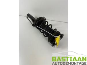 Begagnade Stötdämparstång, vänster fram Volkswagen Polo VI (AW1) 1.0 TSI 12V Pris € 124,90 Marginaltabell erbjuds av Bastiaan Autodemontage