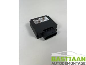 Używane Modul Comfort Volkswagen Up! (121) 1.0 12V 60 Cena € 29,99 Procedura marży oferowane przez Bastiaan Autodemontage