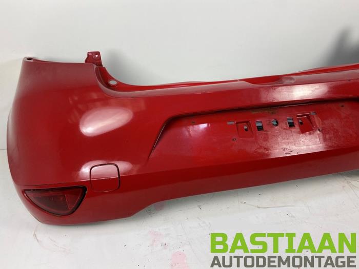 Bakre stötfångare från en Renault Clio III (BR/CR) 1.2 16V 75