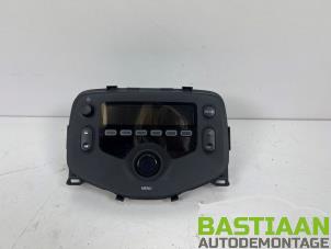 Begagnade Radio Toyota Aygo (B40) 1.0 12V VVT-i Pris € 39,99 Marginaltabell erbjuds av Bastiaan Autodemontage