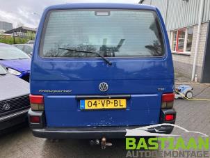 Begagnade Bakre drivaxel Volkswagen Transporter/Caravelle T4 2.5 TDI Pris på förfrågan erbjuds av Bastiaan Autodemontage