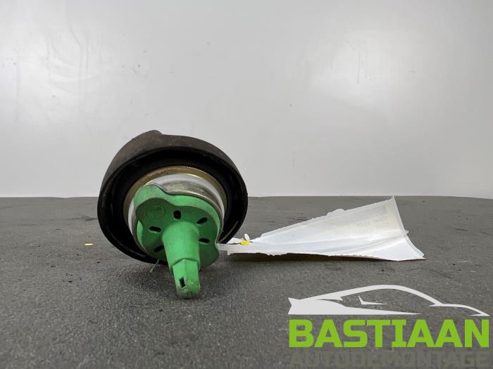 Tanklucka från en MINI Mini One/Cooper (R50) 1.6 16V Cooper 2002