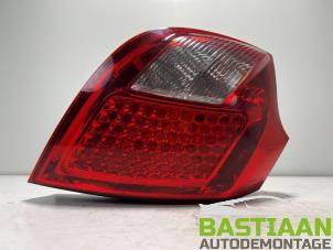 Begagnade Baklykta, vänster Kia Cee'd (EDB5) 1.4 CVVT 16V Pris € 39,99 Marginaltabell erbjuds av Bastiaan Autodemontage