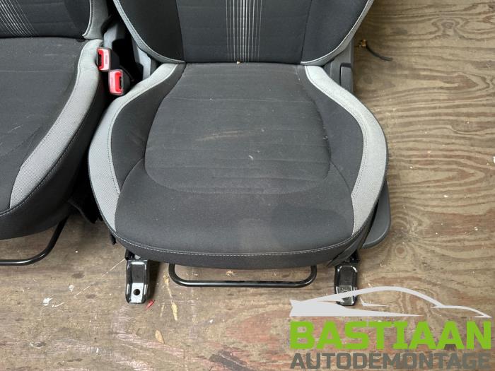 Klädsel, uppsättning (komplett) från en Hyundai i10 1.0 12V 2022