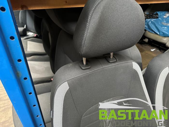 Klädsel, uppsättning (komplett) från en Hyundai i10 1.0 12V 2022