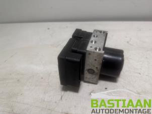 Begagnade ABS-pump Opel Astra H (L48) 1.6 16V Twinport Pris € 99,95 Marginaltabell erbjuds av Bastiaan Autodemontage