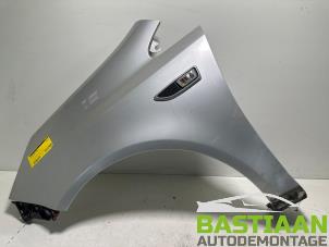 Begagnade Framskärm, vänster Opel Corsa D 1.4 16V Twinport Pris € 74,95 Marginaltabell erbjuds av Bastiaan Autodemontage